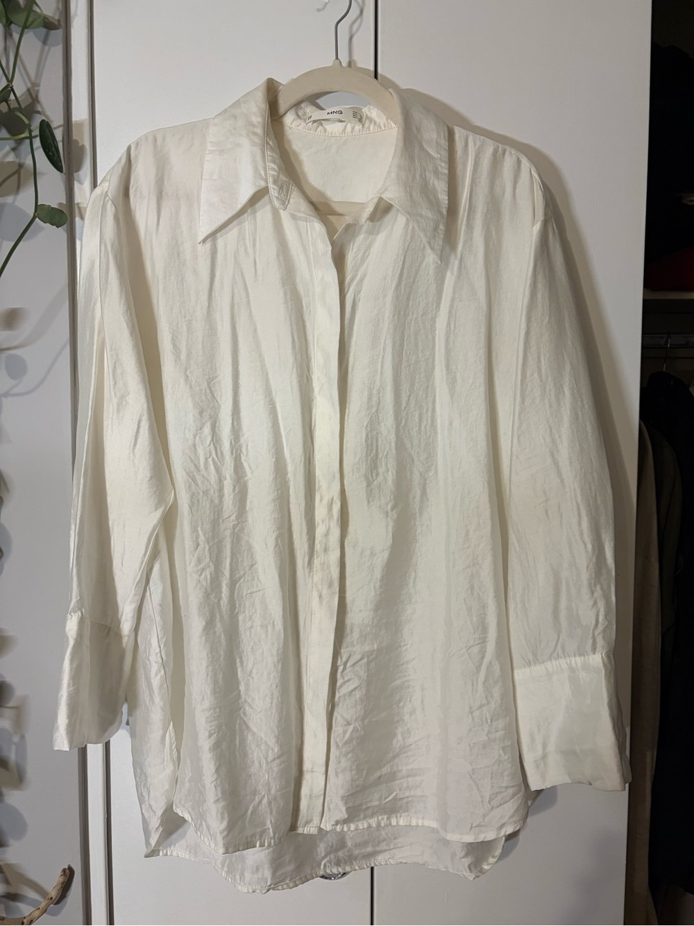 Mango White Collared Button-Up Shirt